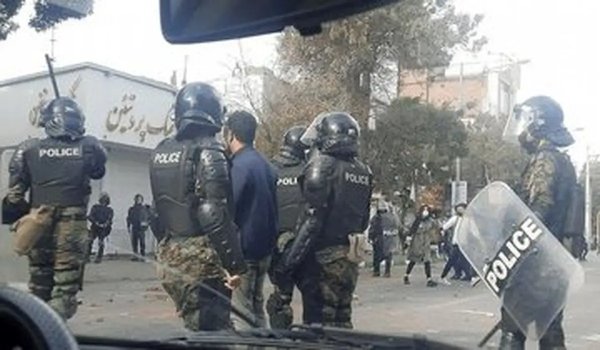 گزارش خبرگزاری فارس از اعتراضات دیروز و دیشب.txt 3 temp featured 4